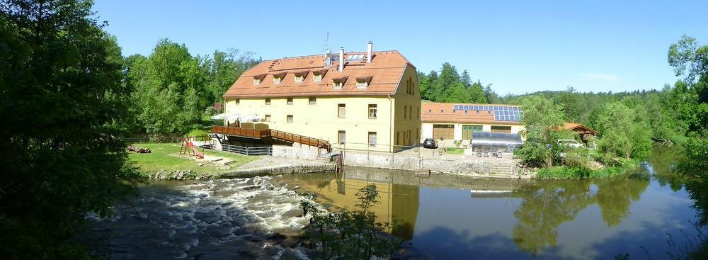 Penzion Dobre Casy Jindřichŭv Hradec Exteriör bild